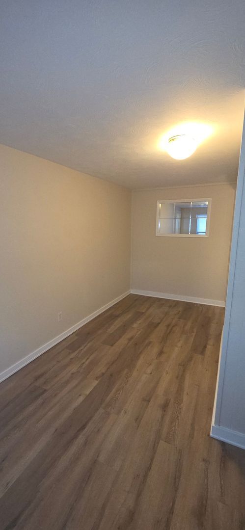 Building Photo - West Side Charmer! 1 bed, 1 bath- All Utilities & Lawn Care Included!