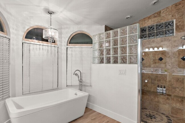 Building Photo - 7157 W Windrose Dr