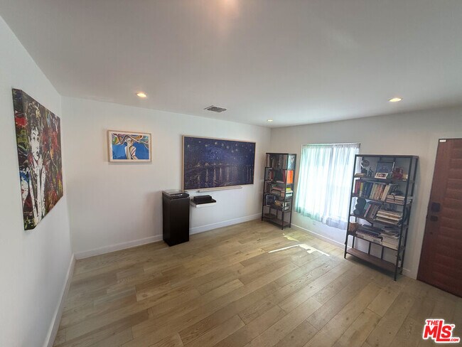 Building Photo - 3607 Potomac Ave