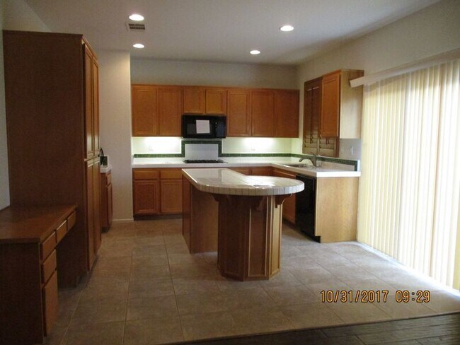 Building Photo - 35736 Emily Ave
