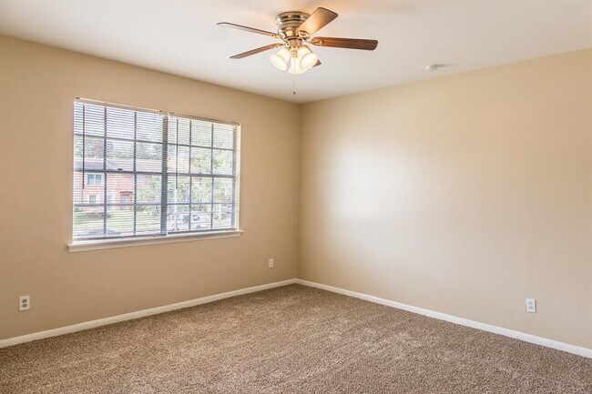 Building Photo - 7123 S Gessner Rd