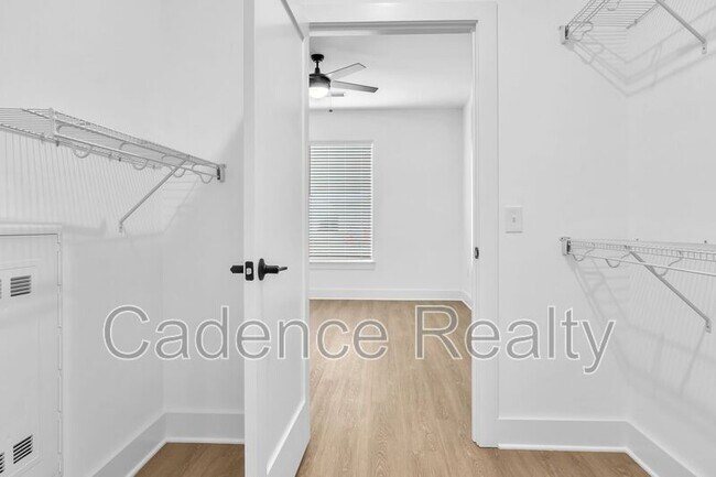 Building Photo - 610 S Kerr Ave