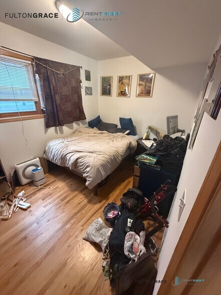 Building Photo - 819 N Wood St