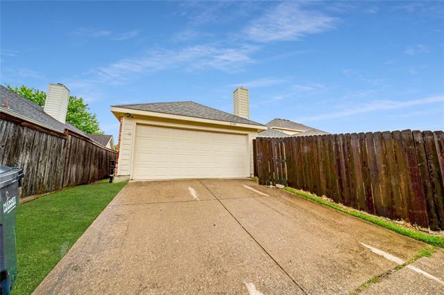 Building Photo - 2509 N Brook Dr