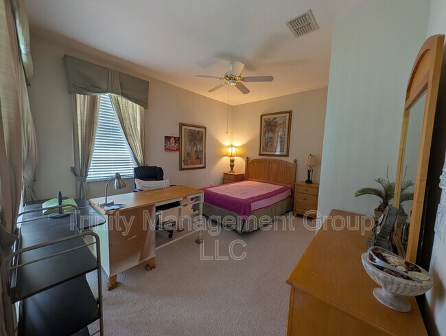 Building Photo - 10812 Deerberry Dr