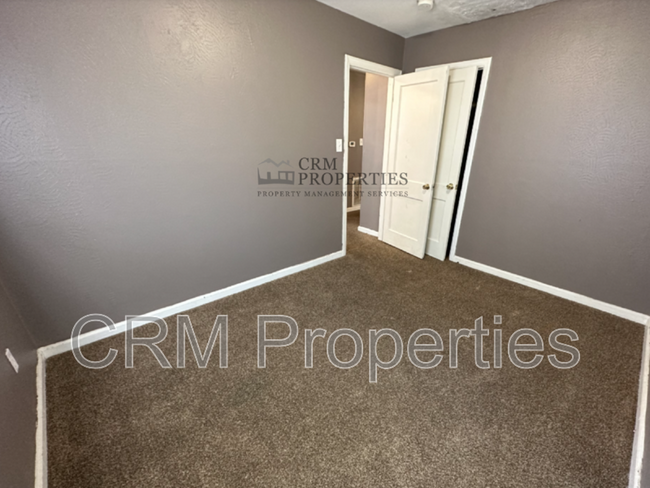 Building Photo - 2203 Admiral Dr