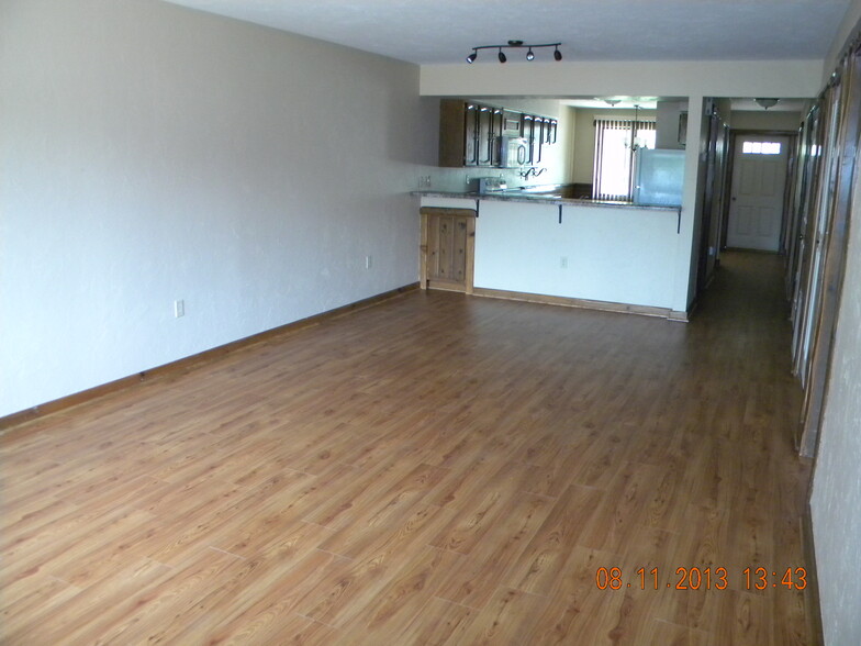 Large living area - 511 E 3rd St