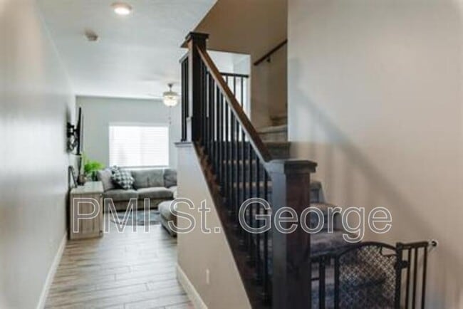 Building Photo - 1001 W Curly Hollow Dr