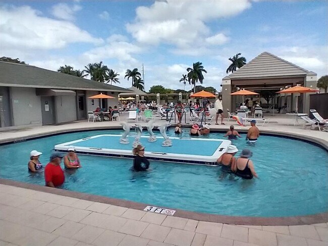 Building Photo - 2804 Victoria Way