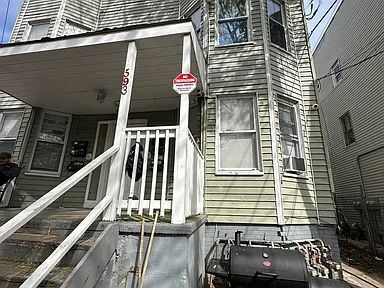 Building Photo - 593 Winchester Ave