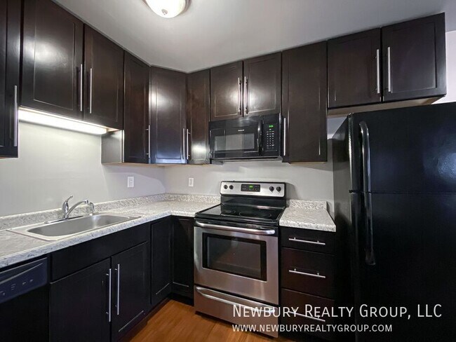 Building Photo - 1816 Chessland St