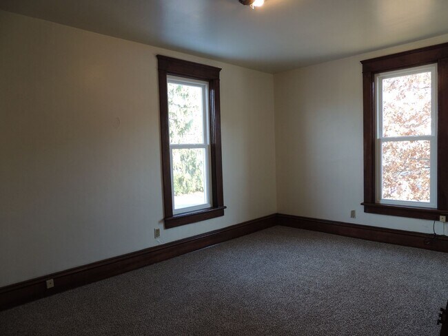 Building Photo - 3 Bedroom Townhouse in Pleasant Gap