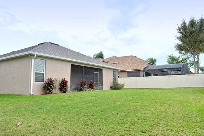 Building Photo - Quiet neighborhod 3 bedroom 2 bath in Oviedo