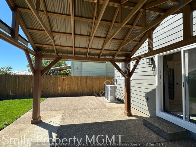 Building Photo - 4524 SE Oakhurst St