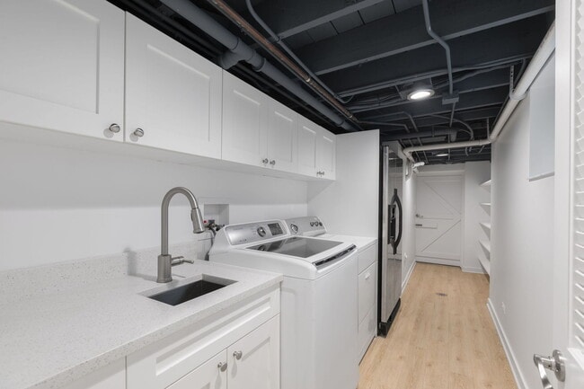 Building Photo - 331 Granby Rd