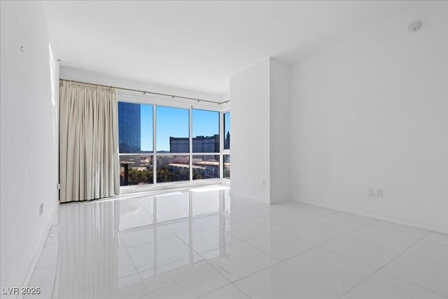 Building Photo - 4525 Dean Martin Dr