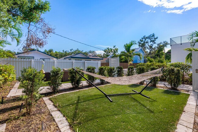 Building Photo - 1862 6th St