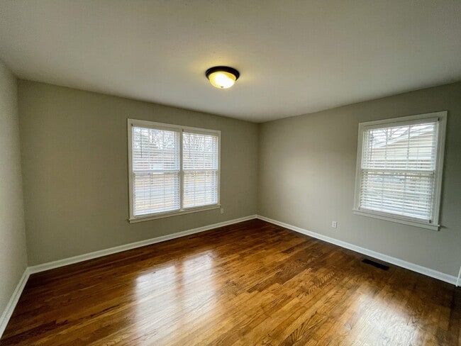 Building Photo - 615 Austin Dr NW