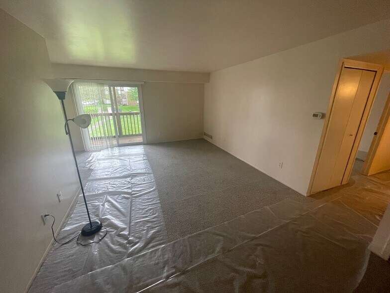 Building Photo - 30042 W 12 Mile Rd