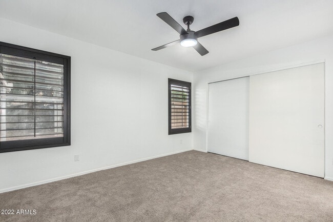 Building Photo - 19 W Piute Ave