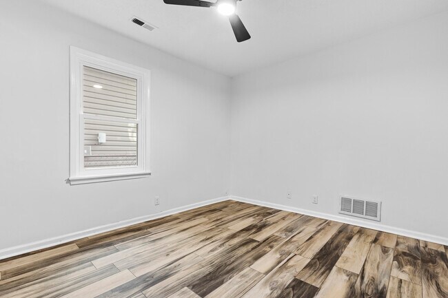 Building Photo - 317 Ross Ave