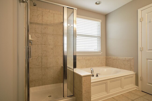Building Photo - 4BDRM, 2.5 BA with finished basement in Westminster