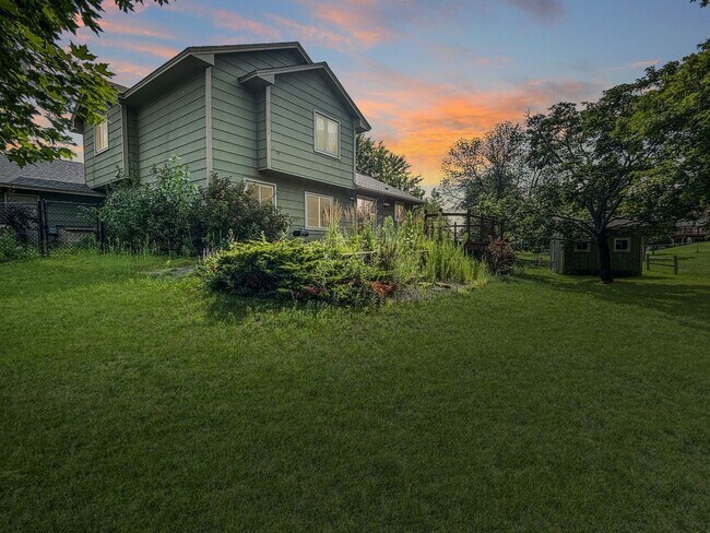 Building Photo - 9125 Prestwick Ct