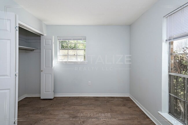 Building Photo - Updated 4 Bed 2 Bath Brick Home in West Mobile