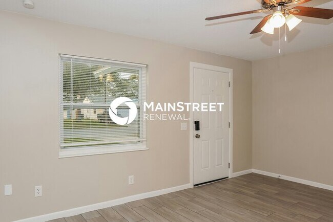 Building Photo - 3 Bedroom Pet-Friendly Home in Melbourne, FL with Main Street Renewal