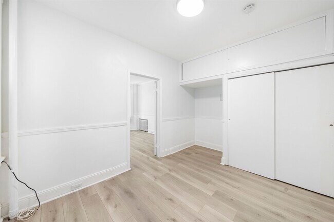 Building Photo - 214 50th St