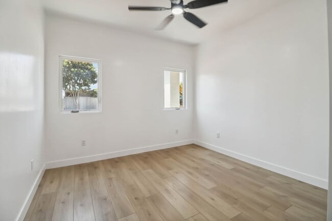 Building Photo - 4714 Harbinson Ave