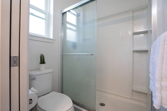 Building Photo - Beautiful Designed Spacious 3 bed/2.5 Bath Home at Kehalani with Ocean Views!