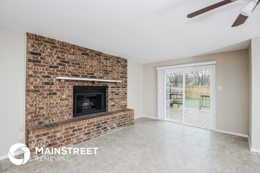 Building Photo - 1006 Bunn Dr