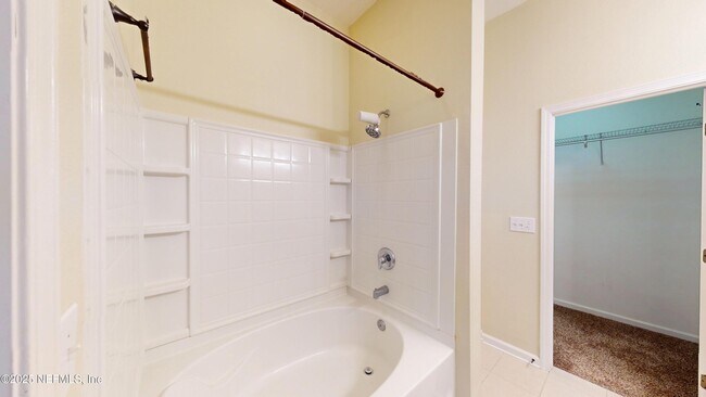 Building Photo - 13339 Solar Dr