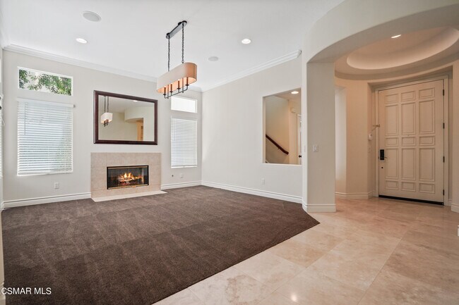 Building Photo - 6077 Mandeville Pl