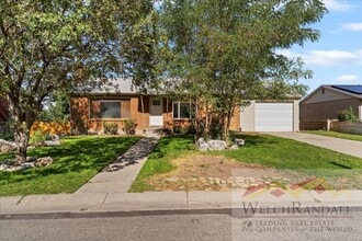 Building Photo - Your Modern, Spacious Retreat Close to Dow...