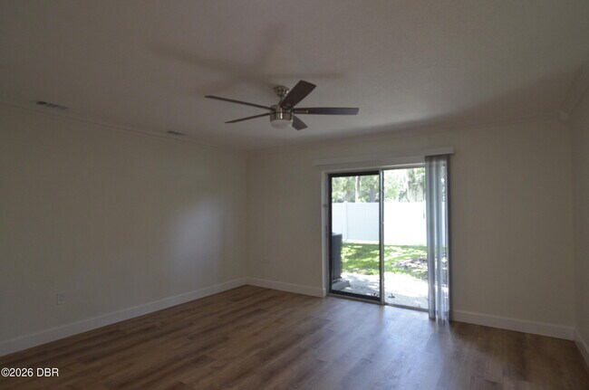 Building Photo - 175 Yorktowne Dr