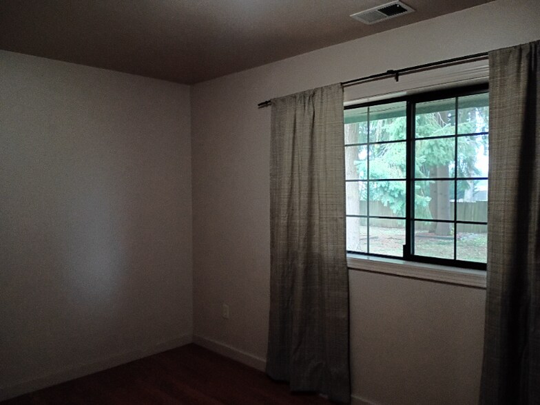 Building Photo - 5445 191st Ave SW