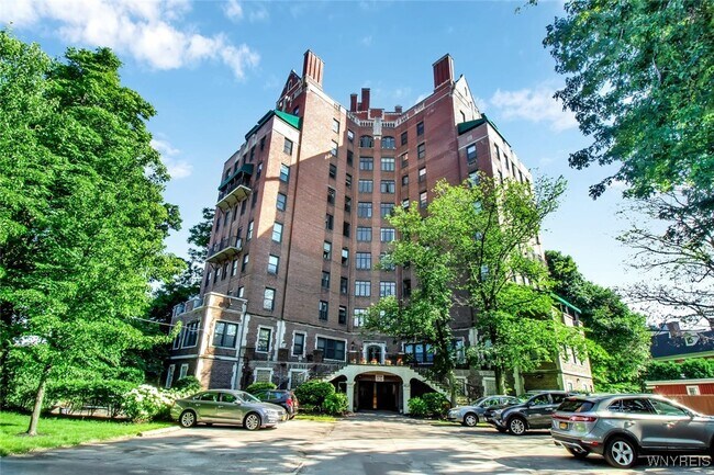 Building Photo - 800 W Ferry St