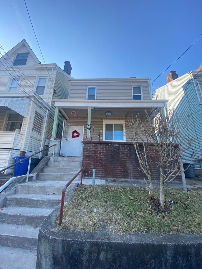 Building Photo - 3319 Parkview Ave