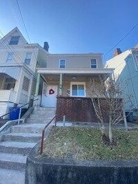 Building Photo - 3319 Parkview Ave