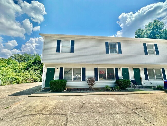 Building Photo - 816 Lucas St