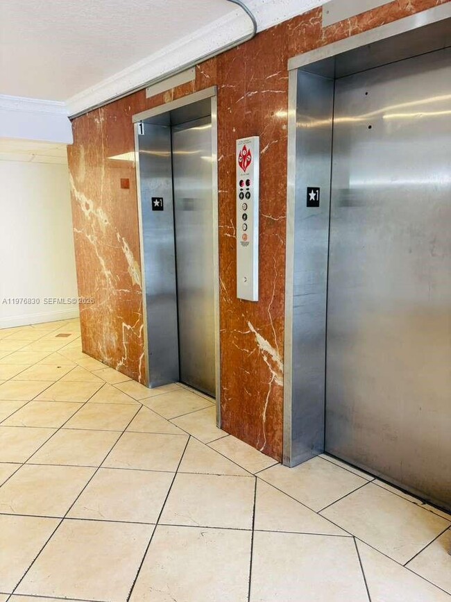 Building Photo - 9143 SW 77th Ave