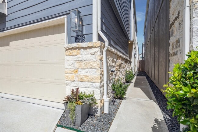 Primary Photo - 1512 Parkland Oak Dr