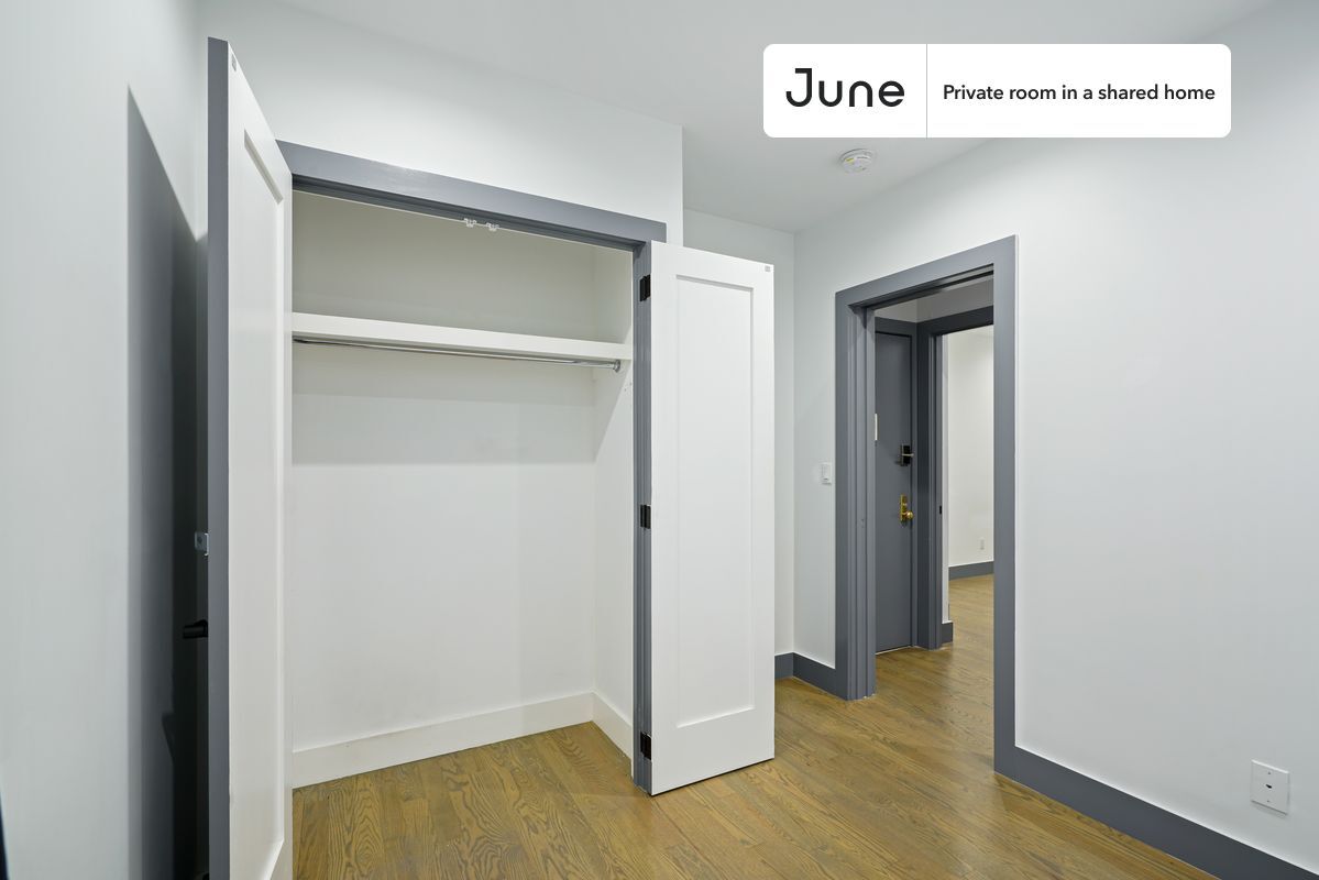 Building Photo - Room in Shared 4 bed/2 bath home