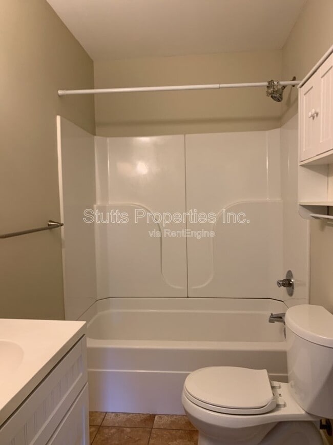 Building Photo - 900 N Montgomery Ave