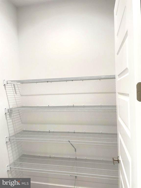 Building Photo - 13 Lockwood Dr