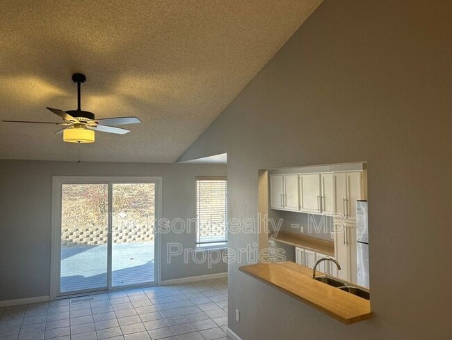 Building Photo - 3809 Bexley Square
