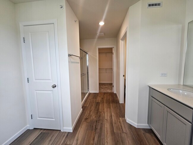 Building Photo - 5954 Hawkweed Dr