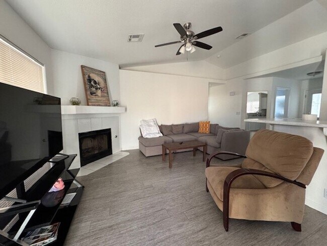 Building Photo - Pool Home with 3Bedrooms +Bonus Room Bullhead Parkway-Desert Foothills Estates- Can Be "Furnished...